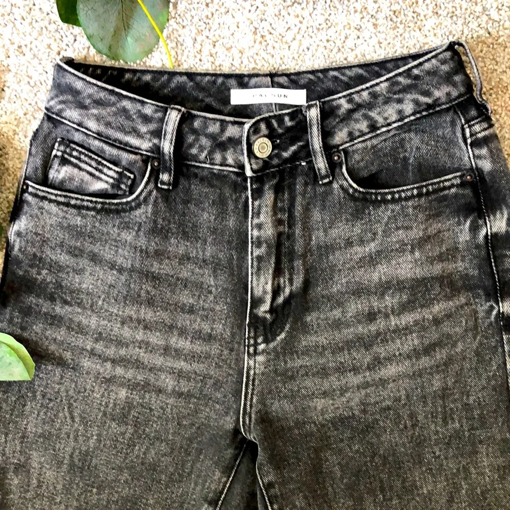 PACSUN Black Distressed Denim Jeans Size 24x27 Mom Jean Cut! - Picture 2 of 6